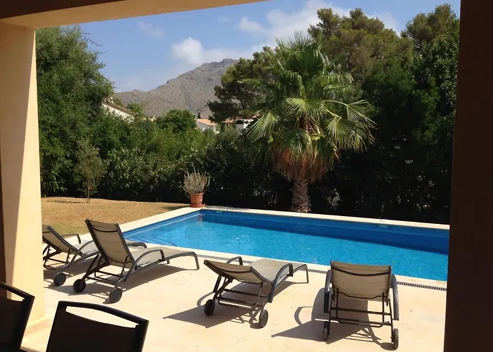 מלון Los Pinos 4*